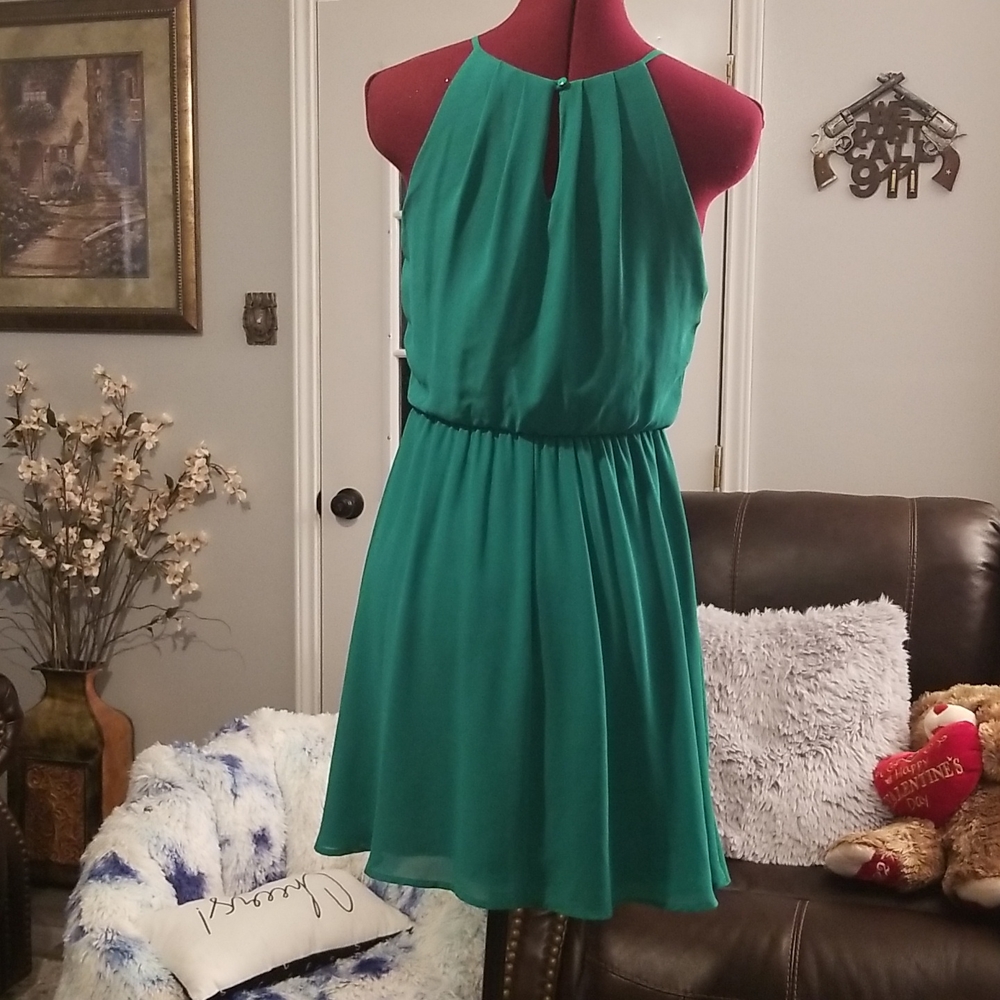 Dress - Picture 2 of 3